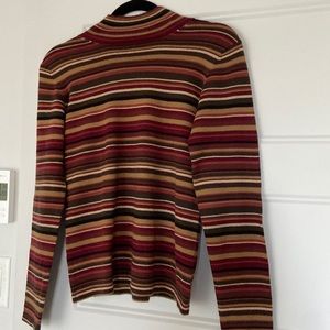 Perfect vintage seasonal turtleneck! Rare find.